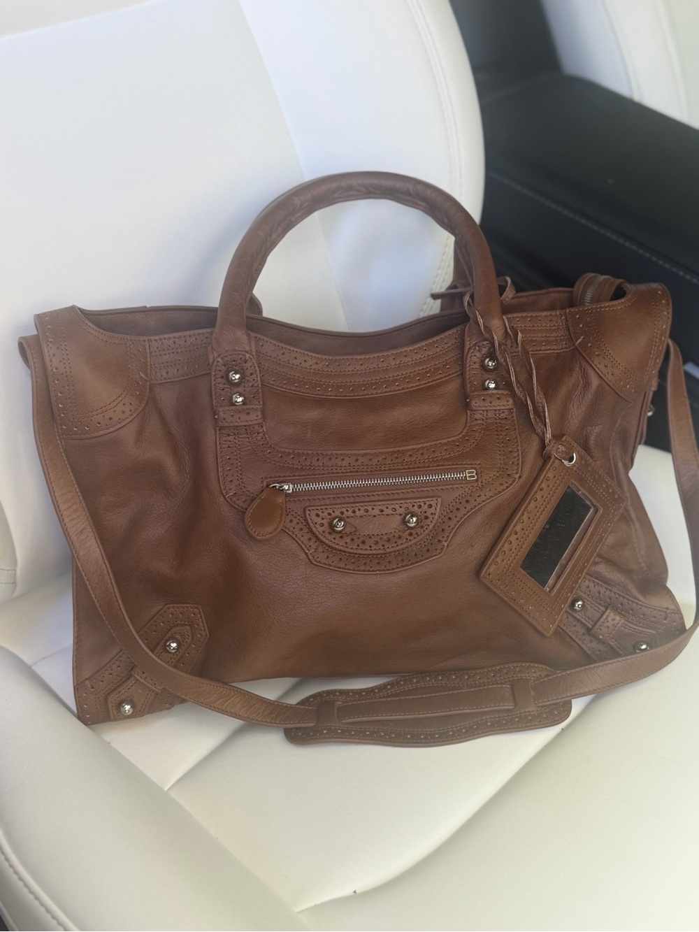 Brown Lace stud classic city bag come with Strap & Mirror, no dust bag